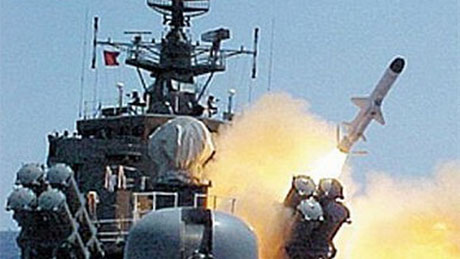 Hình ảnh quả tên lửa KH-35 phóng đi từ tàu chiến trên truyền thông CHDCND Triều Tiên.